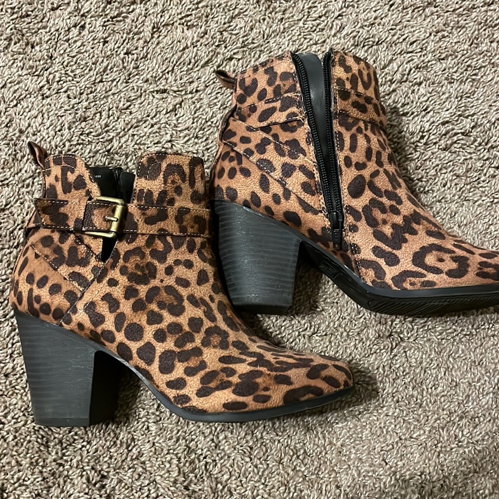 Leopard Booties - Picture 2 of 5